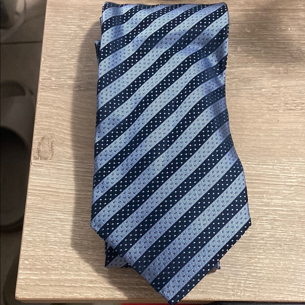 Vintage Giorgio Armani Navy and Light Blue Striped 100% Silk Tie